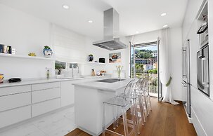 Luxury home with sea-view