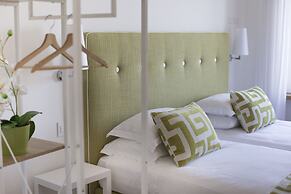 Luxury home with sea-view