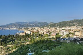 Luxury home with sea-view