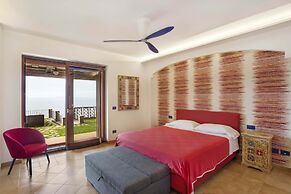 Luxury Villa with breathtaking Seaview, pool, BBQ