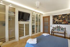 Luxury Villa with breathtaking Seaview, pool, BBQ