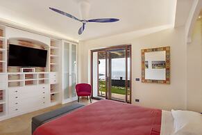 Luxury Villa with breathtaking Seaview, pool, BBQ