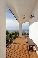 Luxury Villa with breathtaking Seaview, pool, BBQ