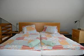 Apartments Holiday Pec