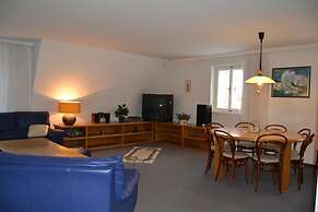 Apartments Holiday Pec