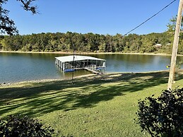 Lower Level Vacation Condo  B-3 at Vickery Resort by RedAwning