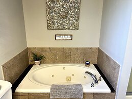 Upper Level Condo A-9 on Table Rock Lake by RedAwning