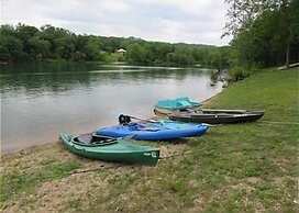Lakefront Vacation Condo A-1 with Large Private Balcony by RedAwning