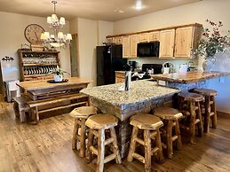 Lodge Style Condo B-8 with Dock Access by RedAwning