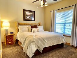 Lodge Style Condo B-8 with Dock Access by RedAwning