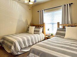 Lodge Style Condo B-8 with Dock Access by RedAwning