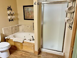 Lodge Style Condo B-8 with Dock Access by RedAwning