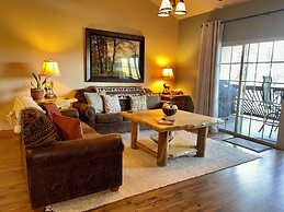 Lodge Style Condo B-8 with Dock Access by RedAwning