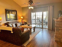 Lodge Style Condo B-8 with Dock Access by RedAwning