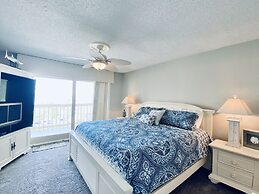 Summer House West 206B by ALBVR