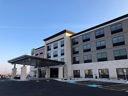Holiday Inn Express & Suites Racine by IHG