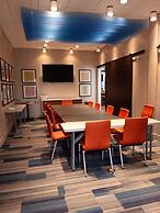Holiday Inn Express & Suites Racine by IHG