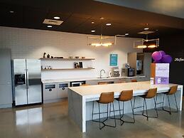 Oakwood at Amli on 2nd