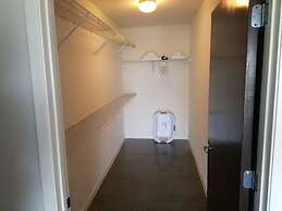 Oakwood at Amli on 2nd