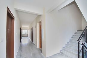 OYO 9419 Manu Residency