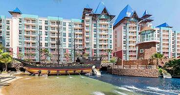 Grande Caribbean Condo by Somphong