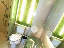 Grande Caribbean Condo by Somphong