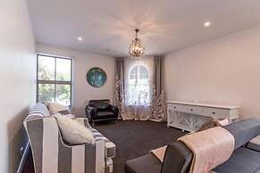 Provincial Apartment 3