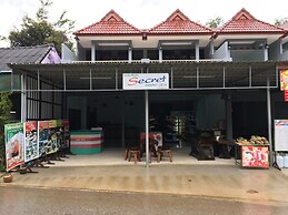 Khao Sok Secret - Hostel