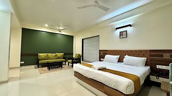 Hotel Sadhana Executive