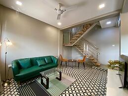 Hotel Sadhana Executive