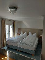 Hotel Kreuz by b_smart