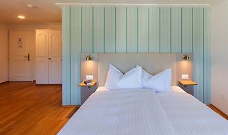 Hotel Kreuz by b_smart