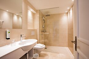 Hotel Kreuz by b_smart