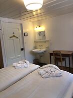 Spinas Gasthaus Val Bever - Hostel