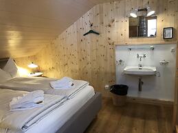 Spinas Gasthaus Val Bever - Hostel