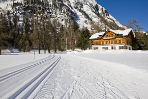 Spinas Gasthaus Val Bever - Hostel