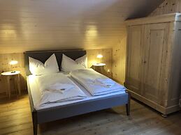 Spinas Gasthaus Val Bever - Hostel