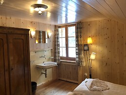 Spinas Gasthaus Val Bever - Hostel