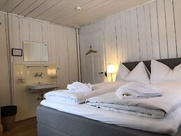 Spinas Gasthaus Val Bever - Hostel