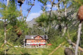 Spinas Gasthaus Val Bever - Hostel