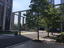 Checkinn Business Apartment-Poly World