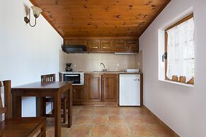 Georgia's Houses - Melitzanakia