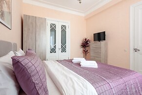 Kotelnicheskaya Royal Tower