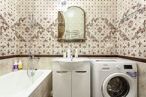 Kotelnicheskaya Royal Tower