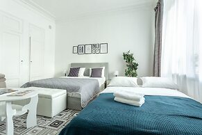 Kotelnicheskaya Royal Tower