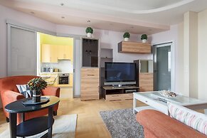 Kotelnicheskaya Royal Tower