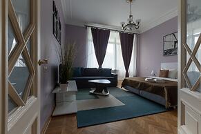 Kotelnicheskaya Royal Tower