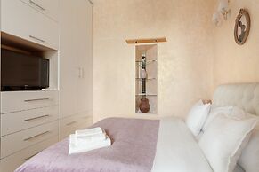 Kotelnicheskaya Royal Tower