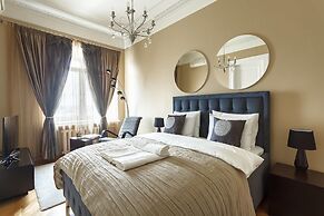 Kotelnicheskaya Royal Tower