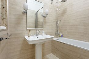 Kotelnicheskaya Royal Tower